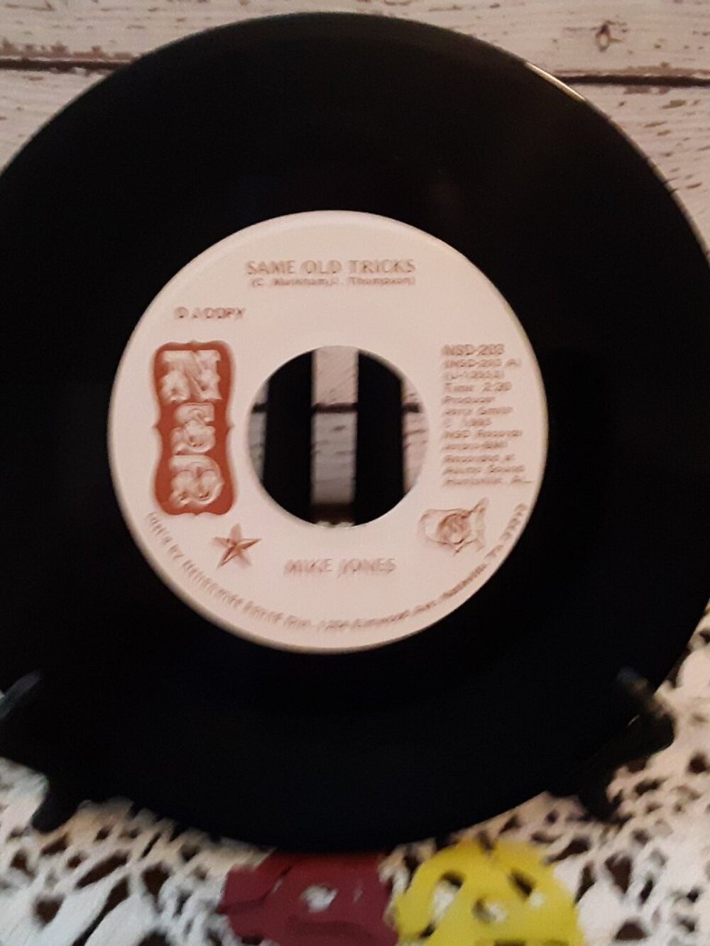 Classic Country - Mike Jones - Same Old Tricks